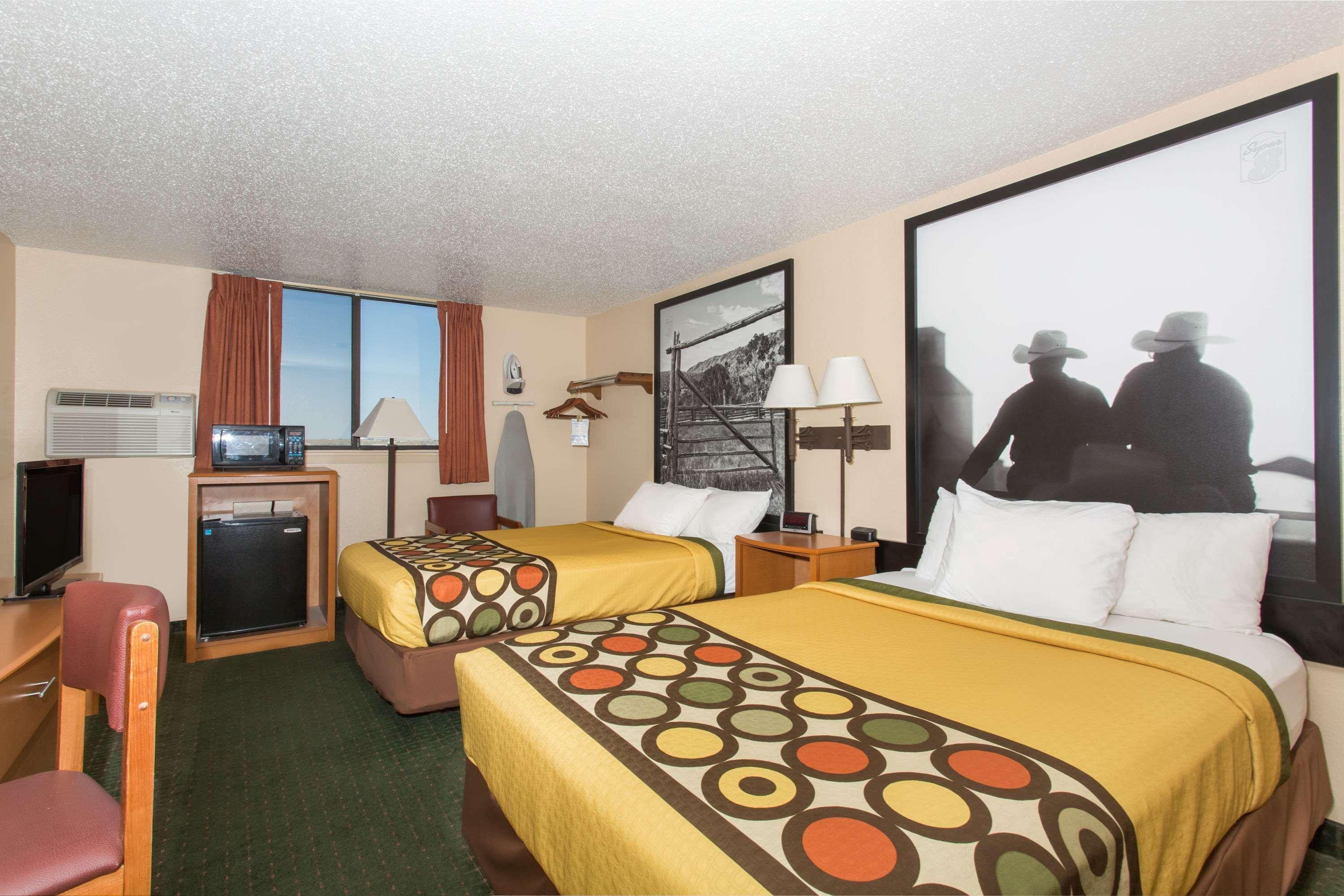Super 8 By Wyndham Casper West By The River Exterior foto