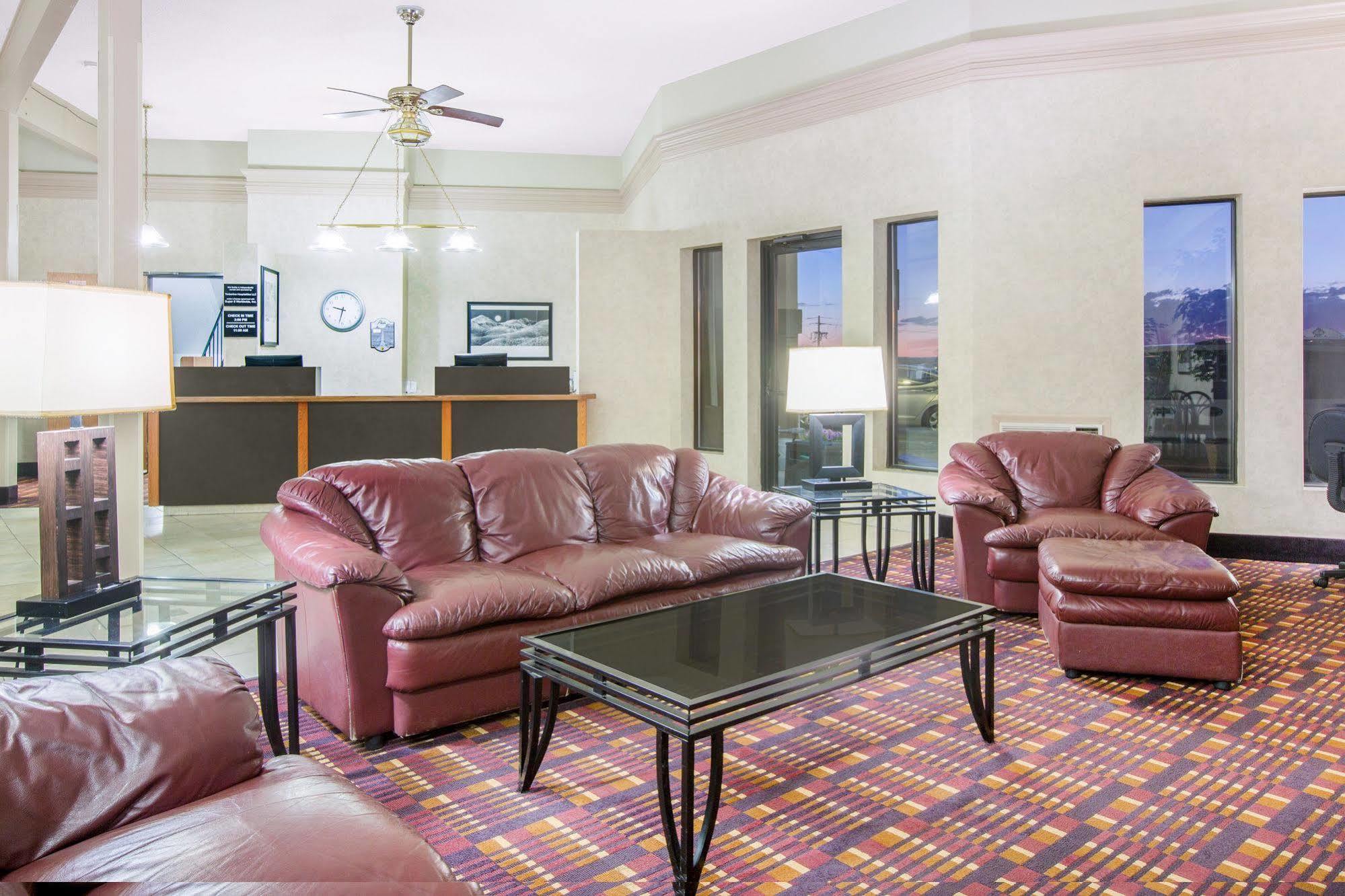 Super 8 By Wyndham Casper West By The River Exterior foto